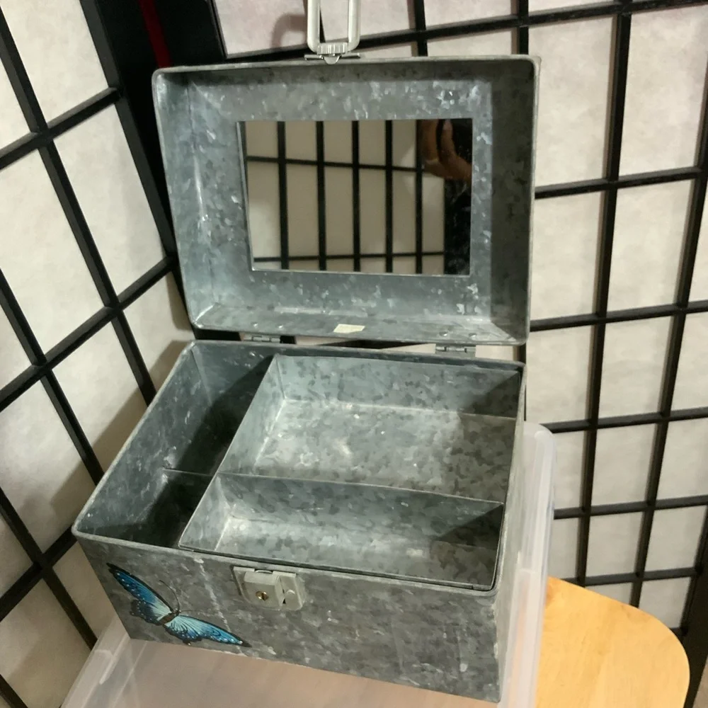 Vintage Metal Caboodles Cosmetics Organizer